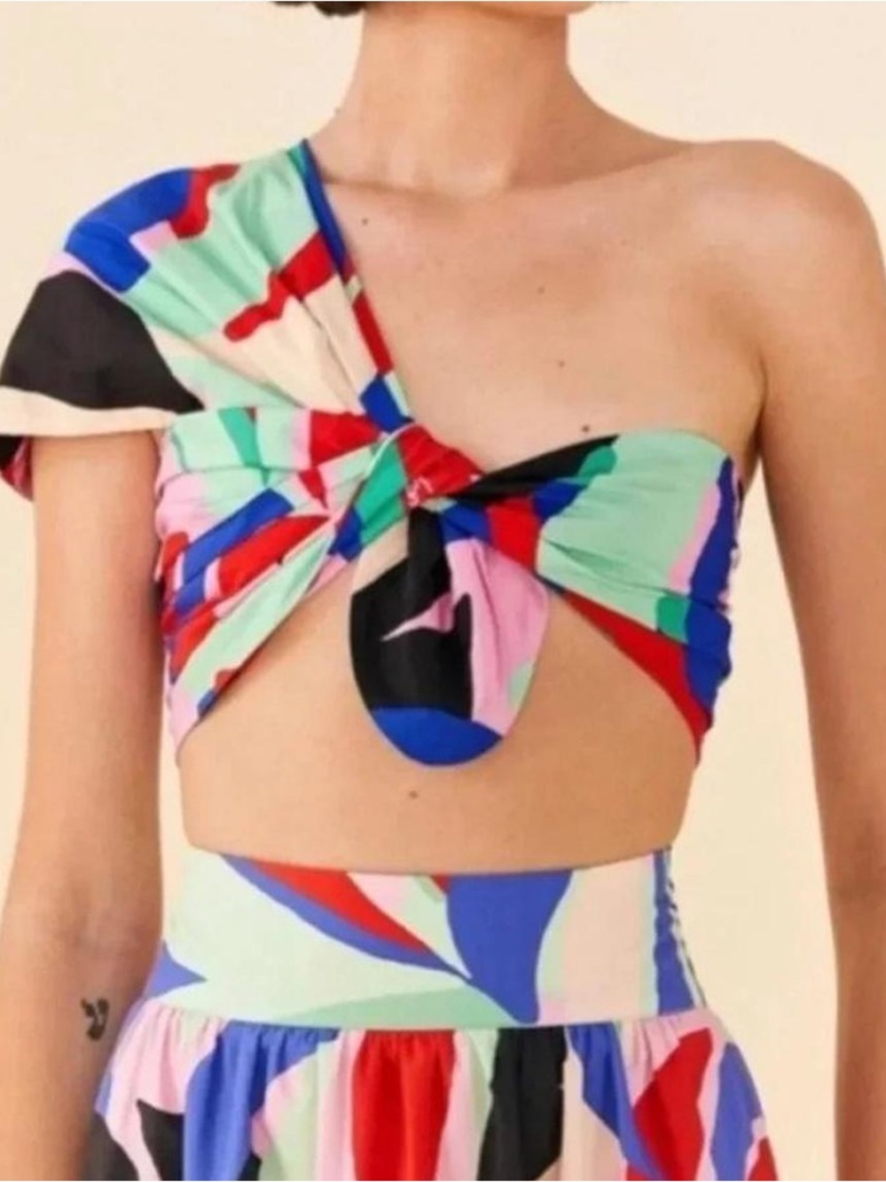 FARM Rio Multicolor monstera large top One-Shoulder Knoted Crop Top